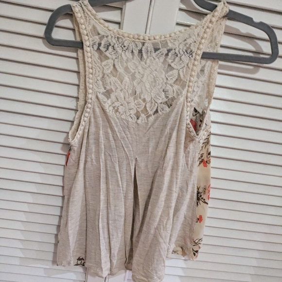 Cream and Lace "Hint of Mint" Flowy Floral Tank Top 🌸 Small - Picture 3 of 4